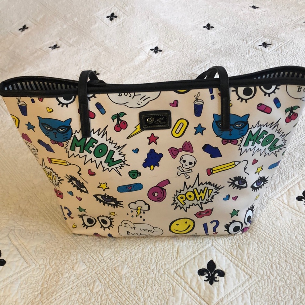 Fun LUV Betsey by Betsey Johnson graphic tote